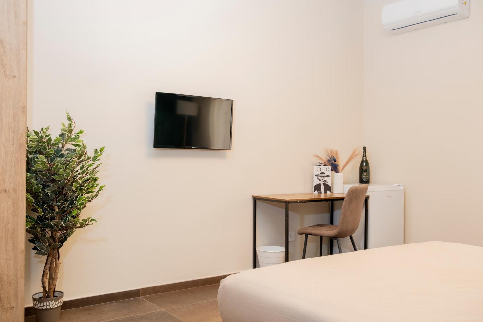 Russ0 Rooms Catanzaro Bagian luar foto